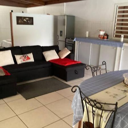 Appartement Dans Propriete Reposante Saint-Benoît Kültér fotó