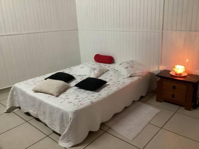 Appartement Dans Propriete Reposante Saint-Benoît Kültér fotó